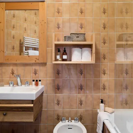 1850 : Ensoleille Ski-aux-pieds Avec Balcon, Parking, Wifi - Fr-1-575-36 Куршевель