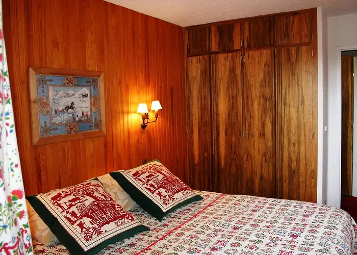 1850 : Ensoleille Ski-aux-pieds Avec Balcon, Parking, Wifi - Fr-1-575-36