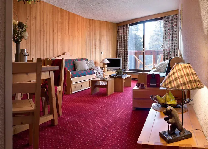 Apartment 1850 : Ensoleille Ski-aux-pieds Avec Balcon, Parking, Wifi - Fr-1-575-36