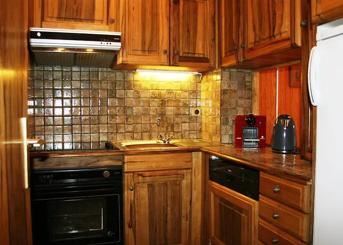 1850 : Ensoleille Ski-aux-pieds Avec Balcon, Parking, Wifi - Fr-1-575-36 アパート *