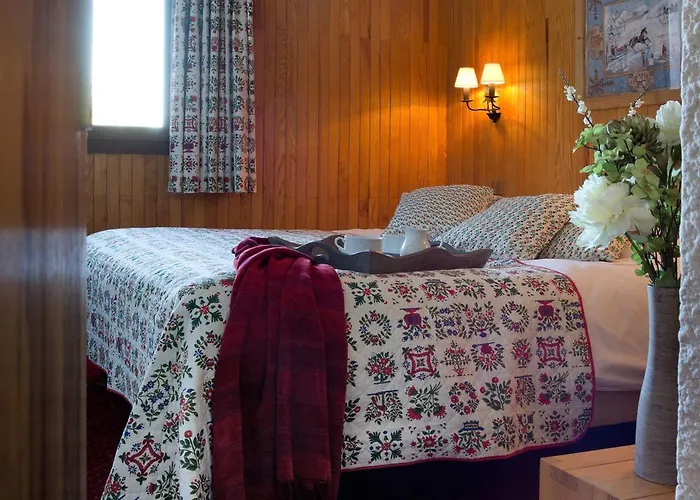 1850 : Ensoleille Ski-aux-pieds Avec Balcon, Parking, Wifi - Fr-1-575-36 アパート *